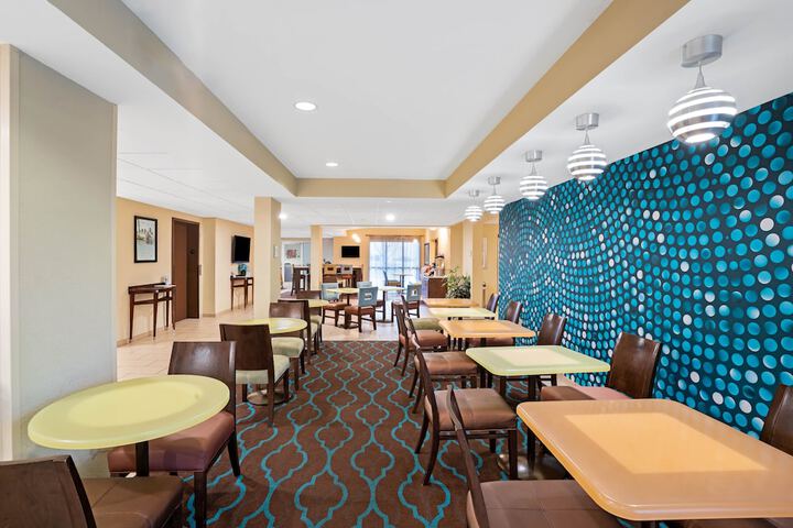 Hotel Interior 6 of 28