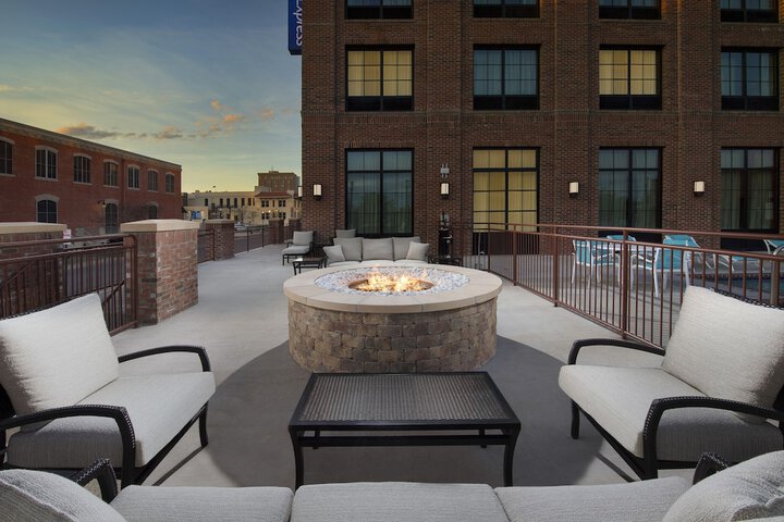 Terrace/Patio 26 of 27