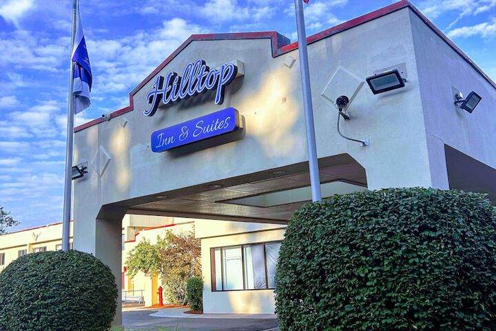 Hilltop Inn & Suites