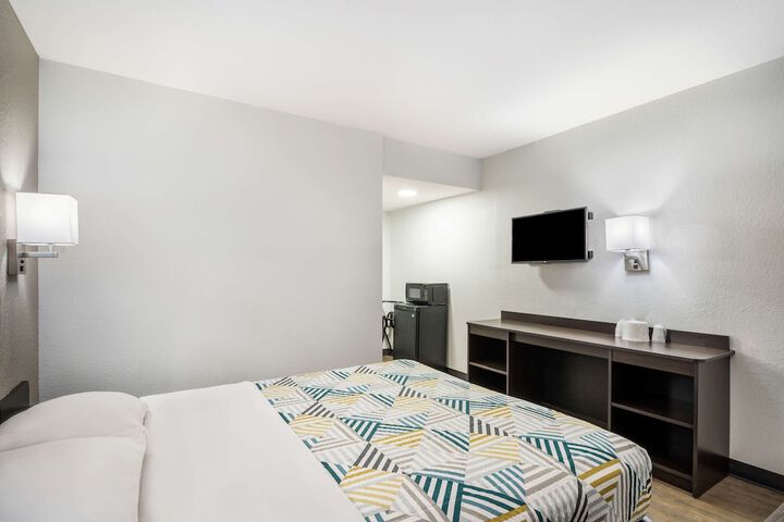 Room 27 of 28