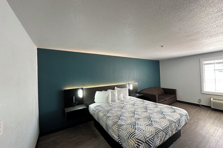 Room 2 of 18