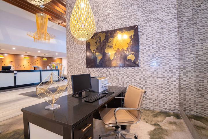 Business Center 67 of 67