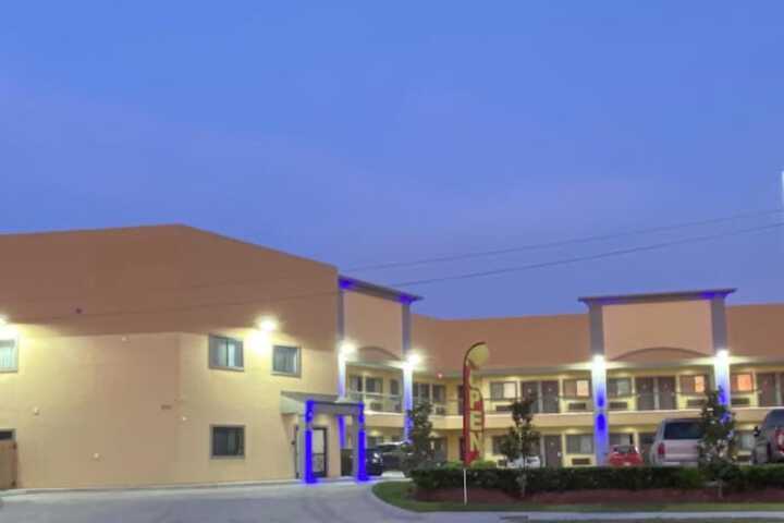 Hotel 8 of 35