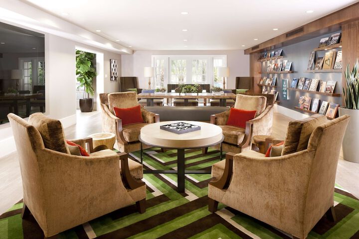 Lounge 101 of 126