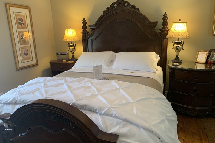 Room 17 of 37