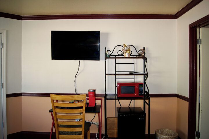 Room 37 of 65