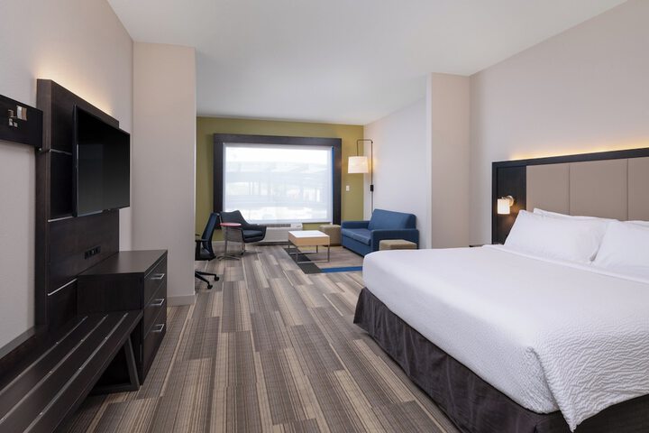 Holiday Inn Express & Suites Lakeland South by IHG