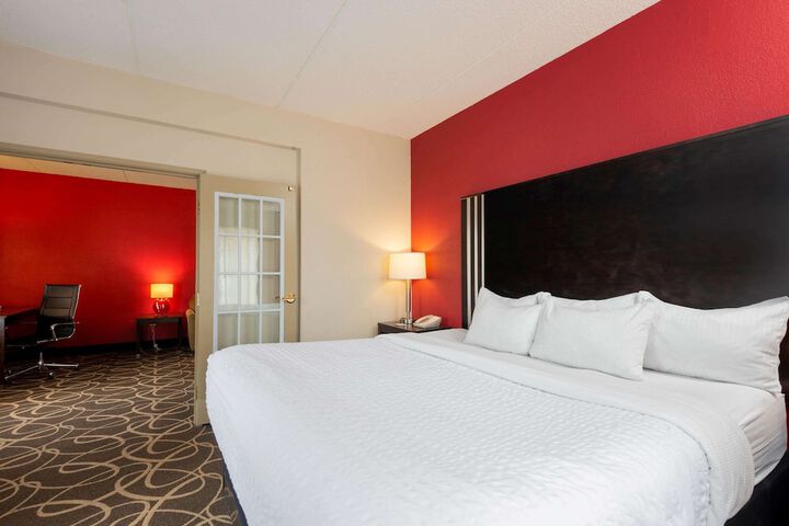 Room 32 of 50