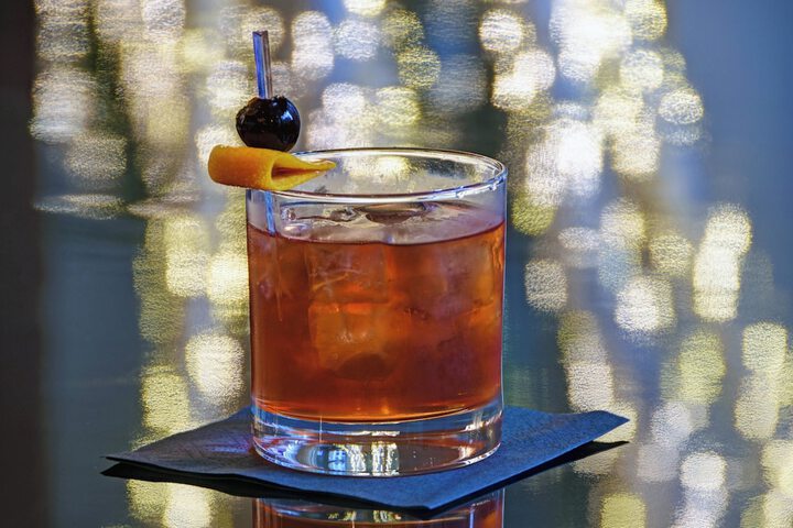 Lounge 77 of 89