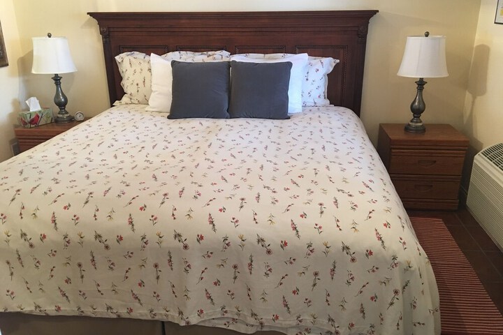 Room 7 of 12