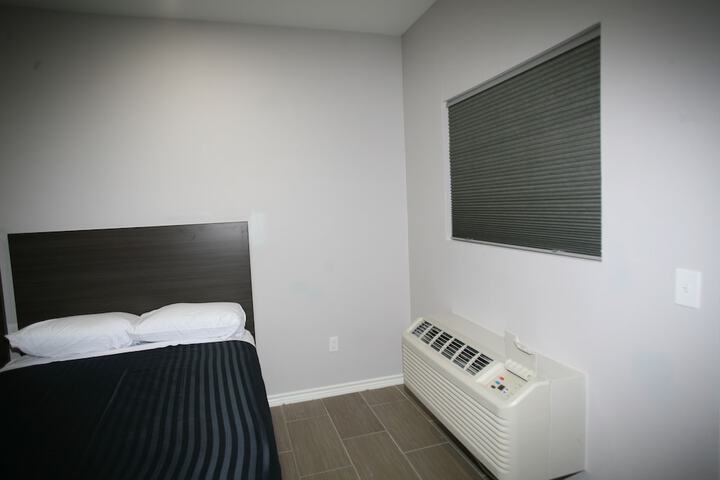 Room 16 of 21