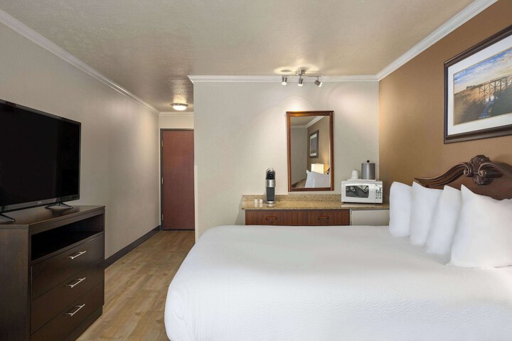 Room 22 of 60