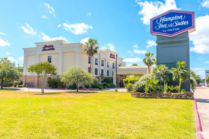 Hotel 2 of 81