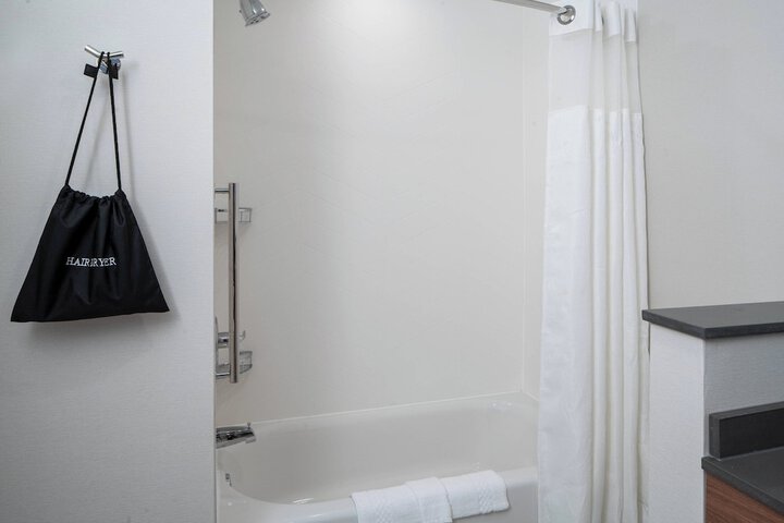 Room 14 of 27