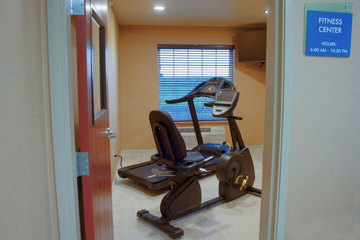 Cobblestone Inn & Suites - Winterset IA