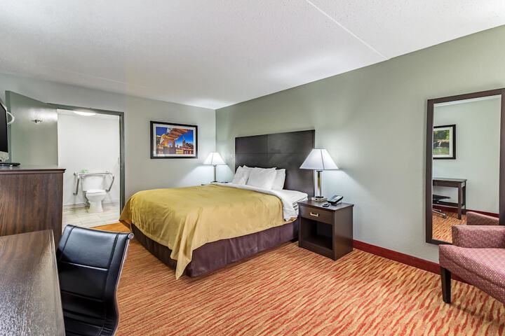 Room 22 of 33