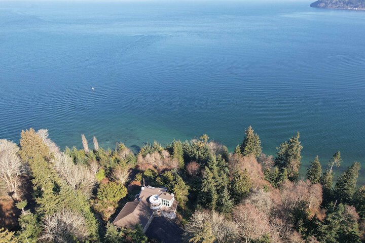 Unique Port Ludlow Home w / 3 Decks & Hot Tub!
