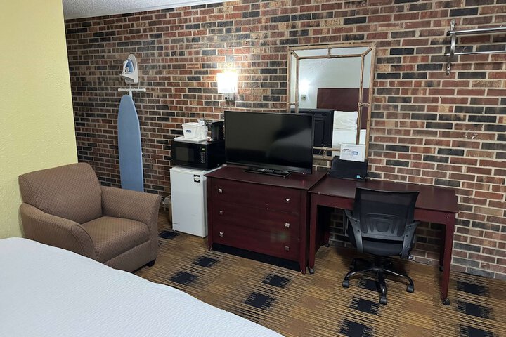 Room 12 of 26