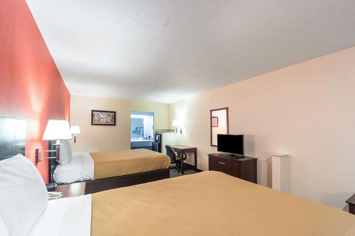 Room 10 of 21