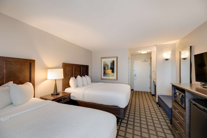 Room 9 of 27