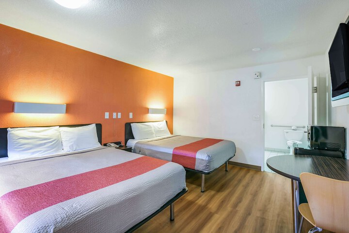 Room 16 of 30