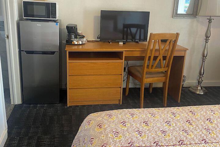 Room 16 of 42