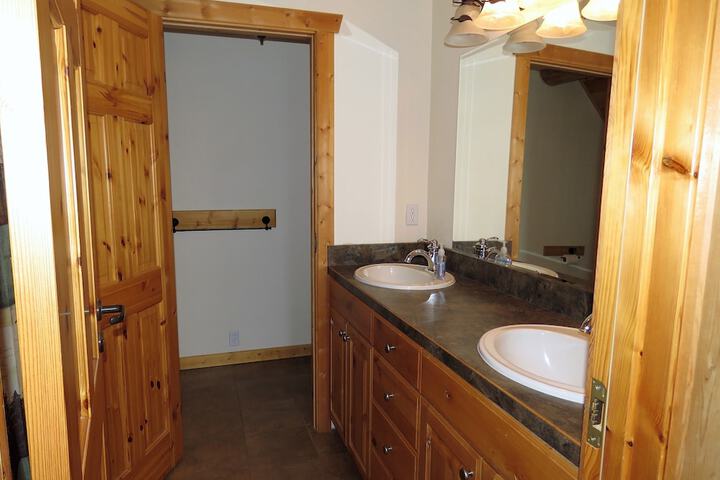 The Hideaway Lodge