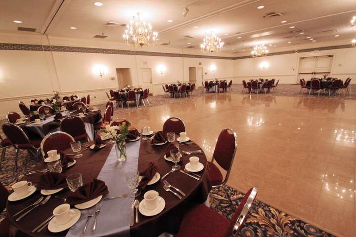 Ballroom/Hall 60 of 69