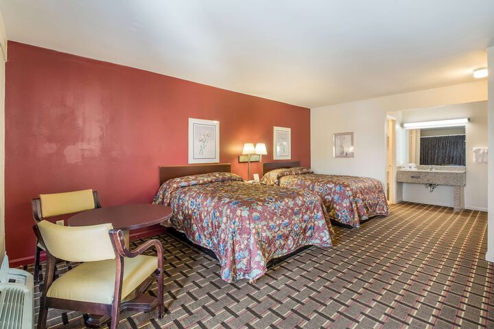 Room 22 of 27
