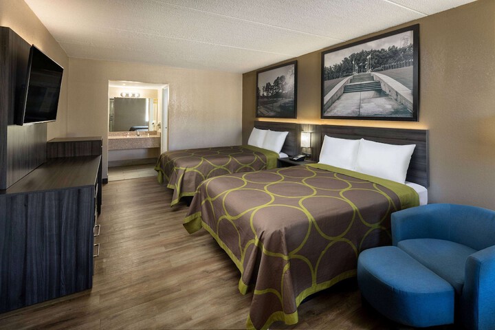 Room 7 of 26