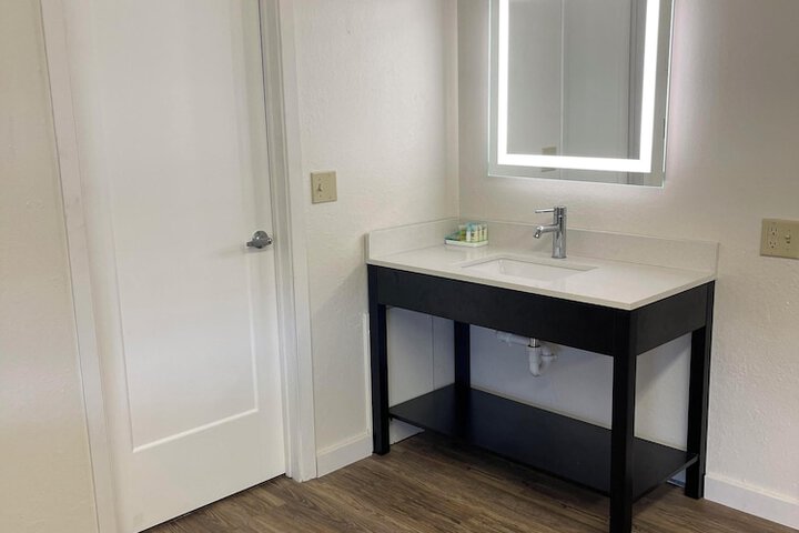 Room 21 of 30