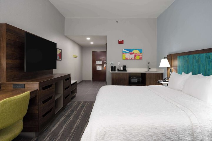 Room 32 of 69