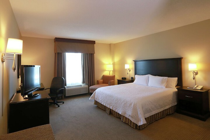 Hampton Inn & Suites by Hilton Laval