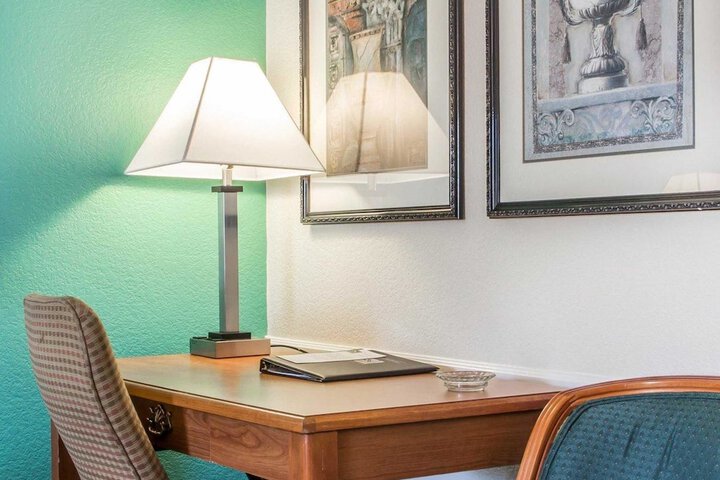 Quality Inn Tulsa Central