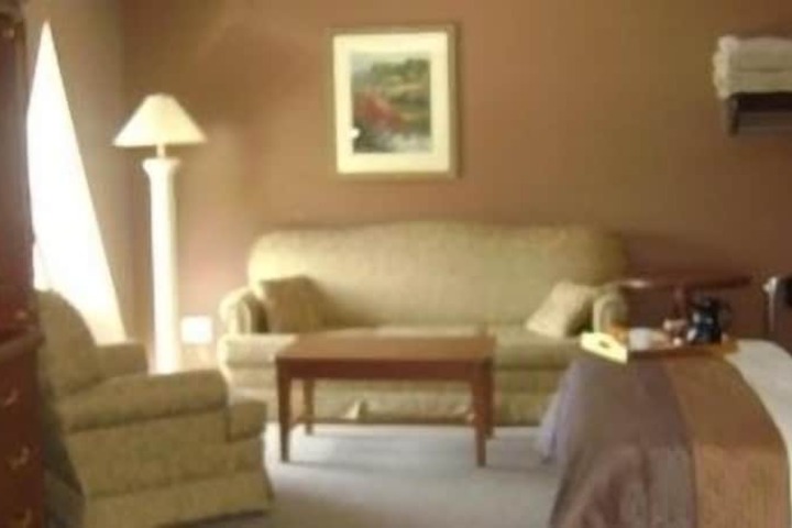 Talbot Trail Inn & Suites