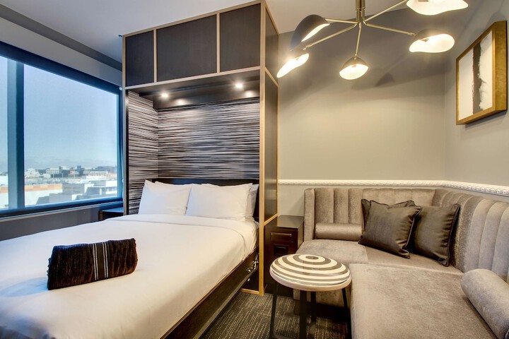 The Rose Chicago Tapestry Collection by Hilton