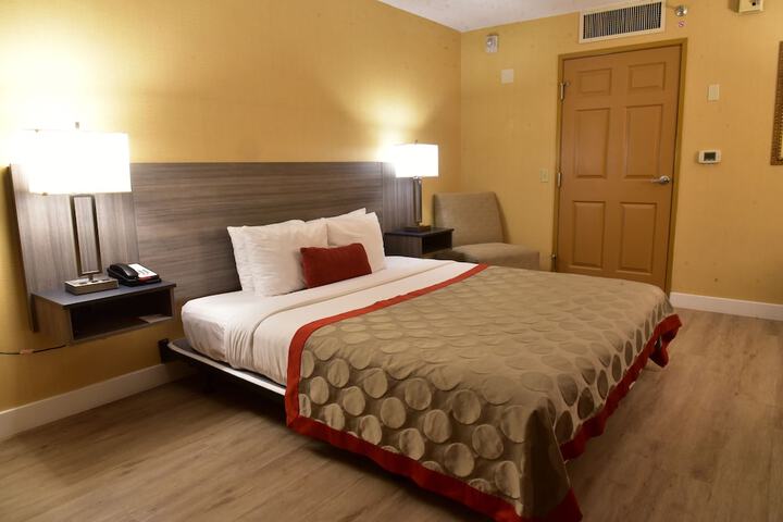 Room 49 of 74