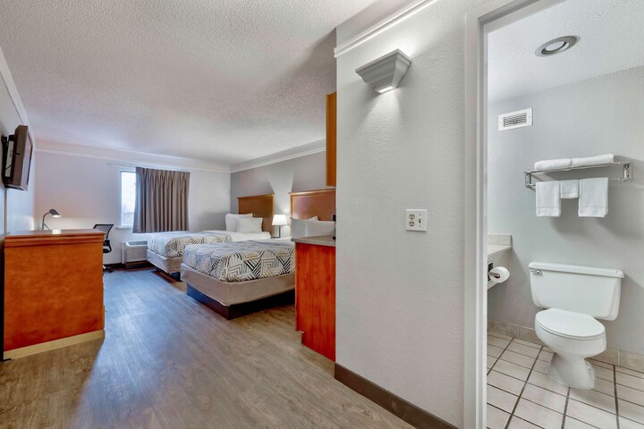 Room 16 of 34