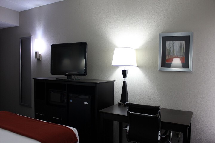 Holiday Inn Express Forsyth by IHG