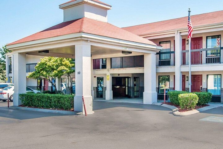 Hotel 3 of 36