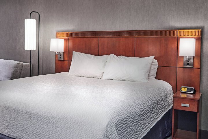 Courtyard by Marriott Medford Airport