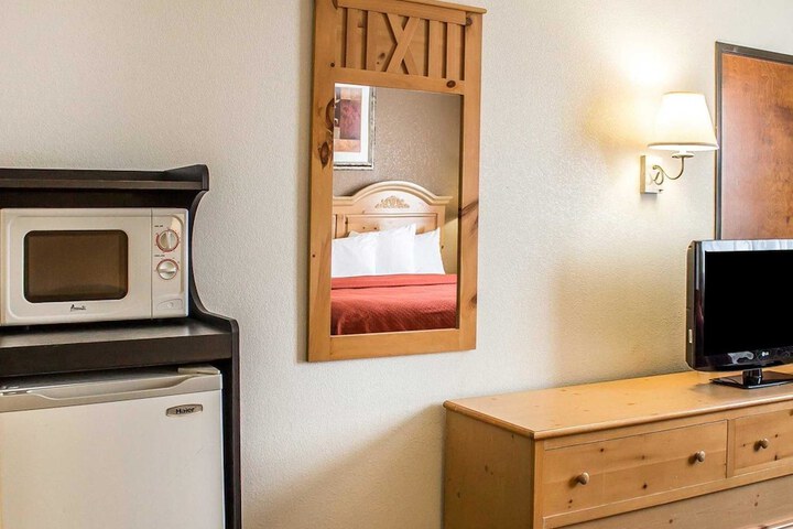 Room 34 of 47