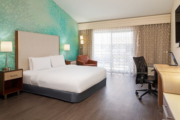 Courtyard by Marriott San Diego Del Mar / Solana Beach