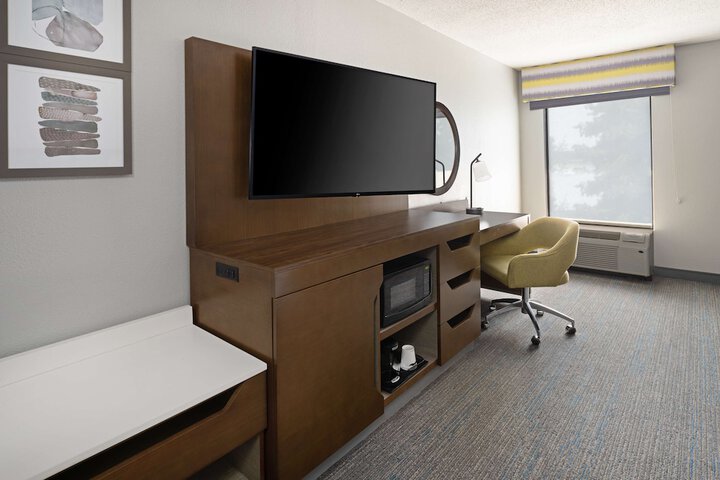 Room 25 of 43