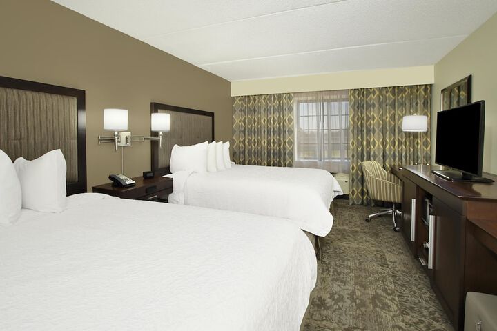 Hampton Inn & Suites Rockville Centre