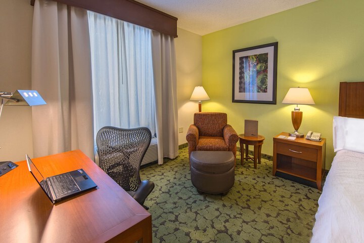 Room 9 of 33