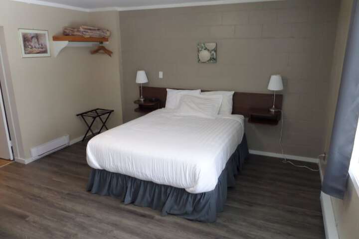 Ray Lyn Motel