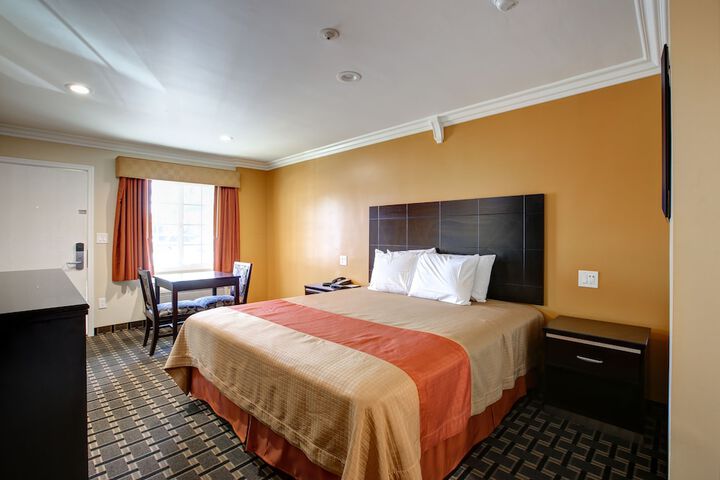 Ontario Inn & Suites