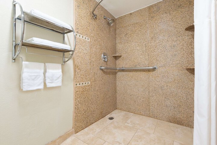 Room 20 of 35