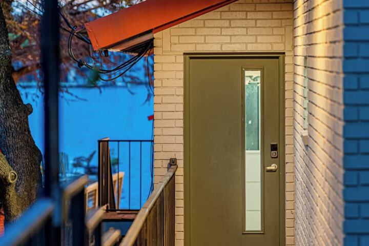 Lake LBJ Waterfront Family-friendly Retreat!